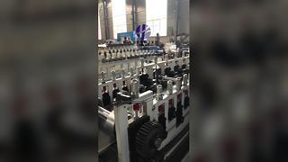 Maszyna do formowania rolek paneli półkowych